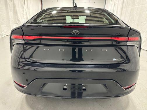 2025 Toyota Prius XLE