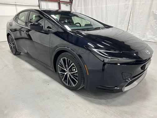 2025 Toyota Prius XLE