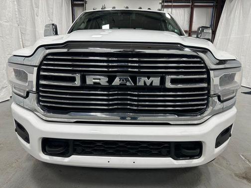 2024 RAM 3500 Laramie Crew Cab 4x4 8' Box