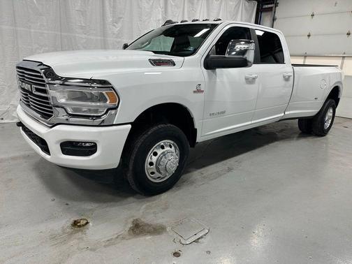 2024 RAM 3500 Laramie Crew Cab 4x4 8' Box