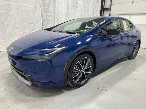 2025 Toyota Prius XLE