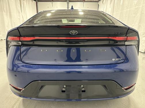 2025 Toyota Prius XLE