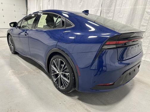 2025 Toyota Prius XLE