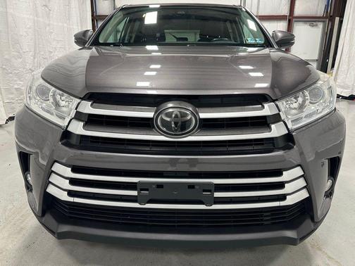 Predawn Gray Mica 2018 Toyota Highlander LE Plus