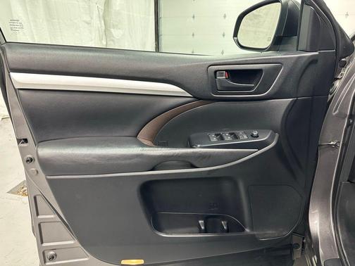 Predawn Gray Mica 2018 Toyota Highlander LE Plus