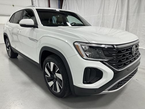 2025 Volkswagen Atlas Cross Sport 2.0T SE w/Technology 4MOTION