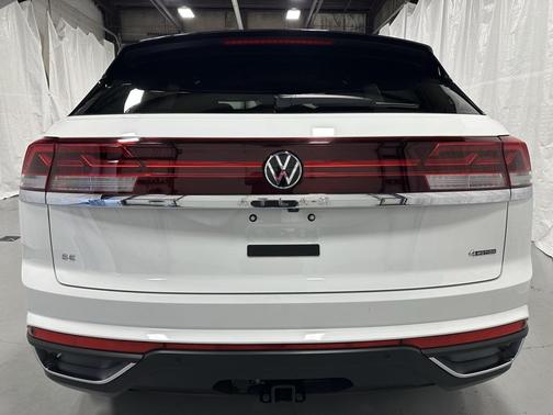 2025 Volkswagen Atlas Cross Sport 2.0T SE w/Technology 4MOTION