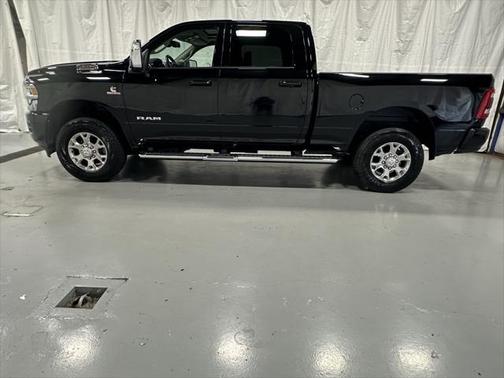 2024 RAM 3500 Laramie Crew Cab 4x4 6'4' Box