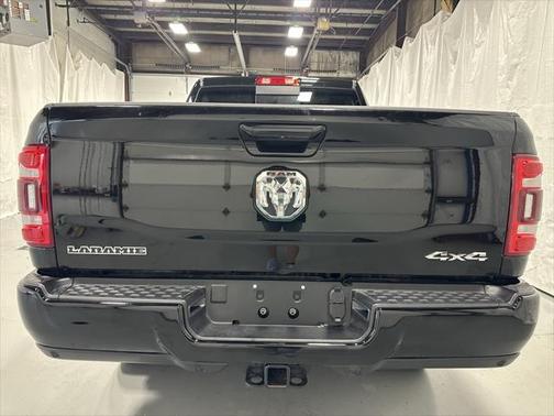 2024 RAM 3500 Laramie Crew Cab 4x4 6'4' Box