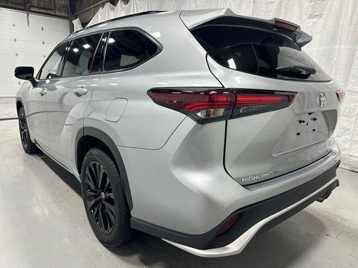 2025 Toyota Highlander XSE