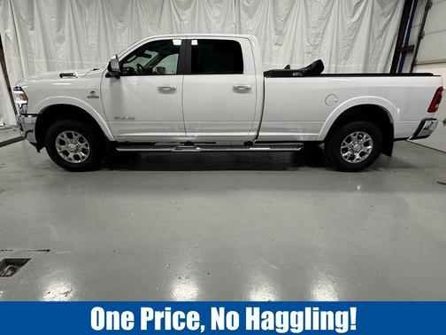 Bright White Clearcoat 2020 RAM 3500 Laramie Crew Cab 4x4 8' Box