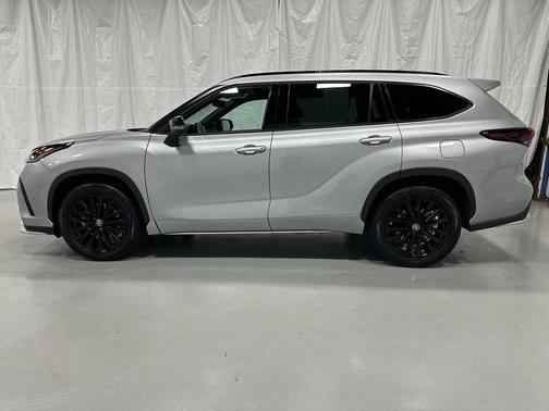 2025 Toyota Highlander XSE