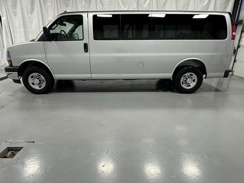 2025 Chevrolet Express 3500 RWD 3500 Extended Wheelbase LT
