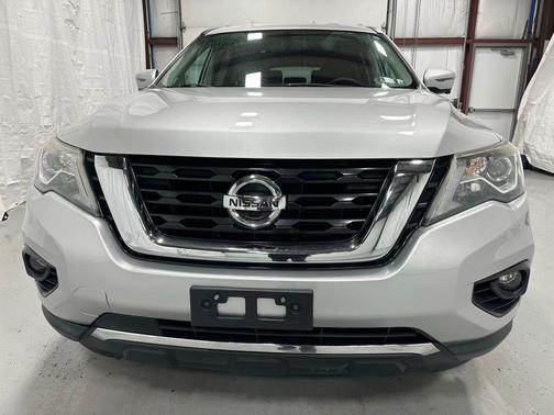 2017 Nissan Pathfinder SL