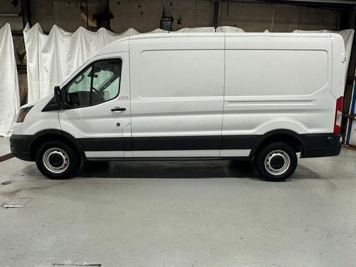 Oxford White 2024 Ford Transit-250 Base