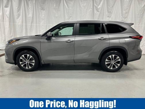 Heavy Metal 2025 Toyota Highlander XLE