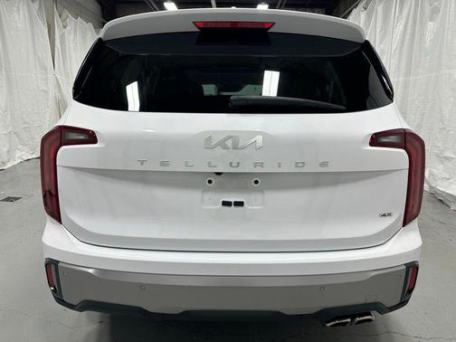 Glacial White Pearl 2025 Kia Telluride S