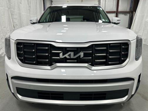 Glacial White Pearl 2025 Kia Telluride S