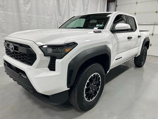 2025 Toyota Tacoma Hybrid TRD Off Road