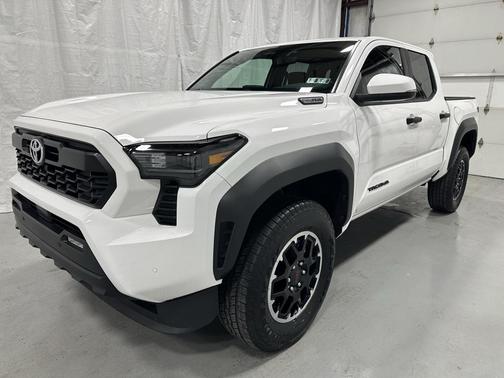 2025 Toyota Tacoma Hybrid TRD Off Road