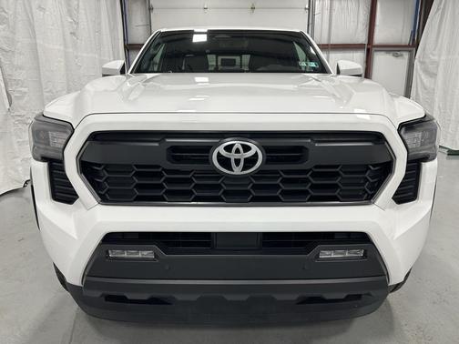 2025 Toyota Tacoma Hybrid TRD Off Road