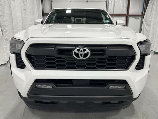 2025 Toyota Tacoma Hybrid TRD Off Road