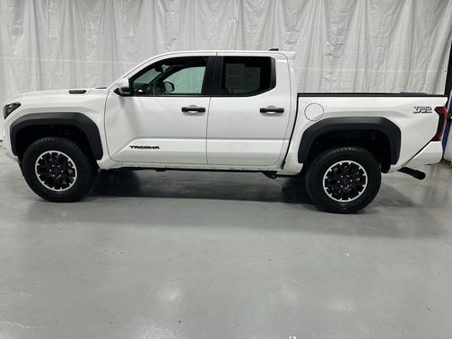 2025 Toyota Tacoma Hybrid TRD Off Road