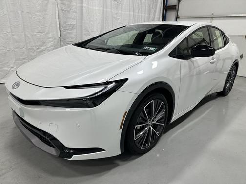 2025 Toyota Prius XLE