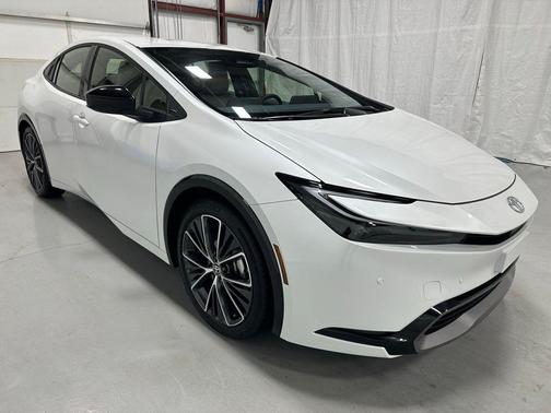 2025 Toyota Prius XLE