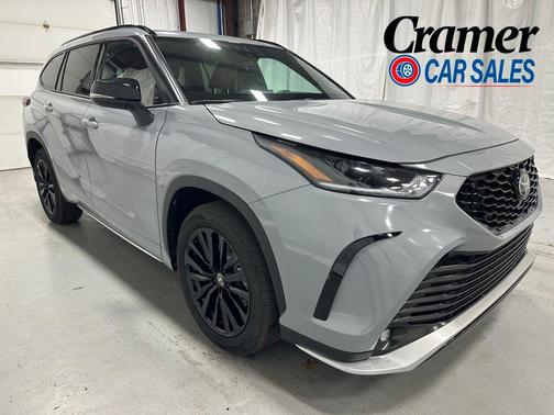 Cement 2025 Toyota Highlander XSE