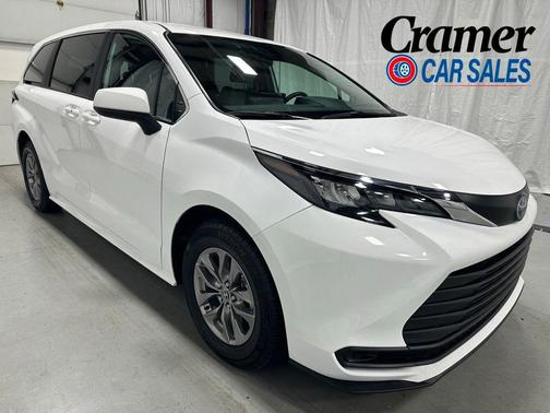 Ice Cap 2025 Toyota Sienna LE