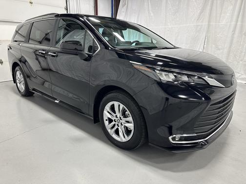 2024 Toyota Sienna XLE 7 Passenger