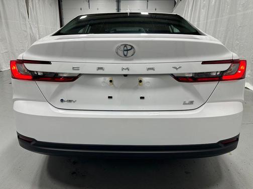 Ice Cap 2026 Toyota Camry LE