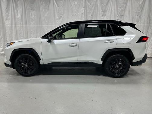 2025 Toyota RAV4 Hybrid SE