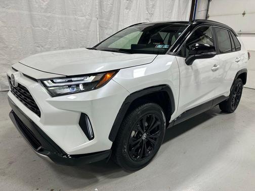 2025 Toyota RAV4 Hybrid SE