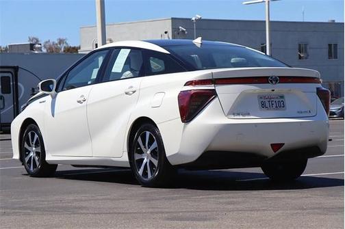 Photo 2 of 27 of 2019 Toyota Mirai Base