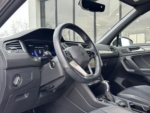 2022 Volkswagen Tiguan 2.0T SE R-Line Black 4MOTION