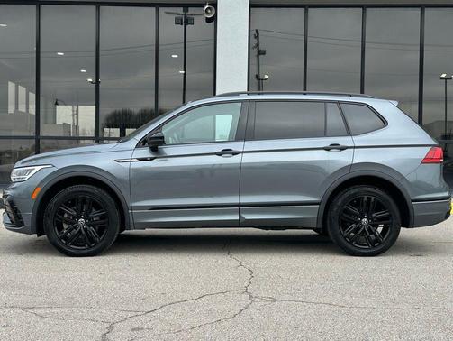 2022 Volkswagen Tiguan 2.0T SE R-Line Black 4MOTION