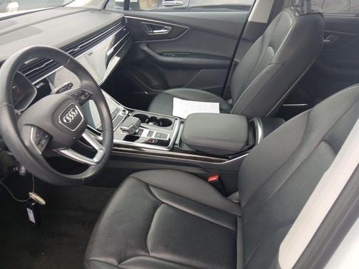 2022 Audi Q7 55 Premium Plus