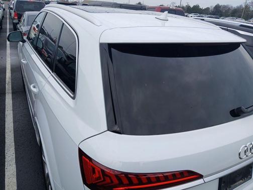 2022 Audi Q7 55 Premium Plus