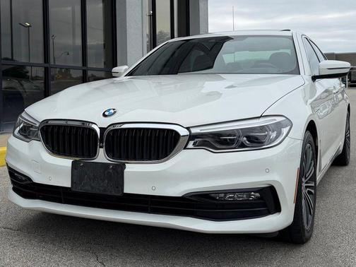 Alpine White 2018 BMW 530e iPerformance