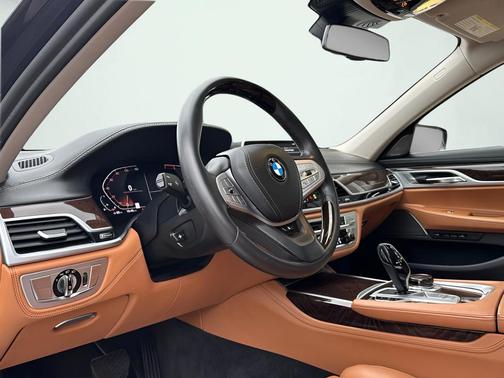 2020 BMW 750 i xDrive