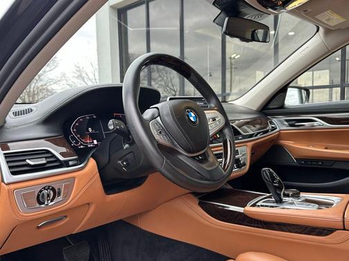 2020 BMW 750 i xDrive