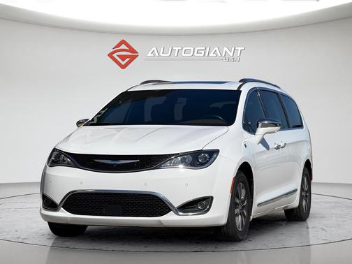 Bright White Clearcoat 2020 Chrysler Pacifica Hybrid Limited
