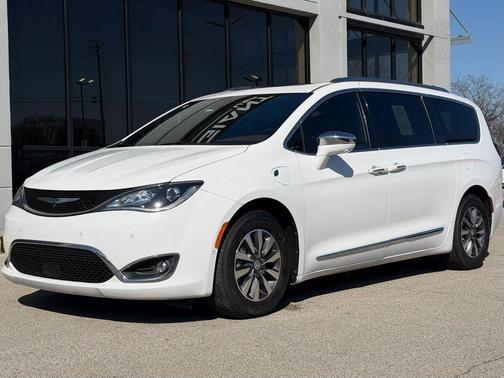 Bright White Clearcoat 2020 Chrysler Pacifica Hybrid Limited