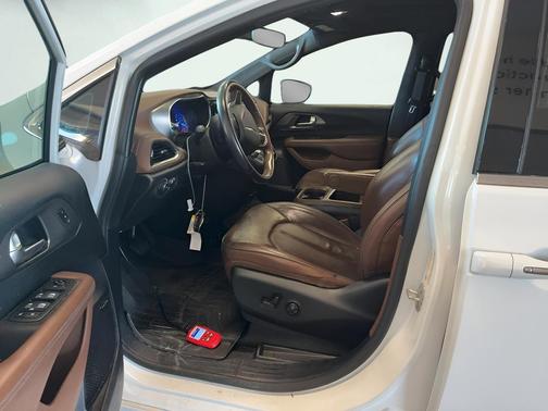 2020 Chrysler Pacifica Hybrid Limited