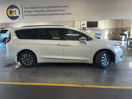 2020 Chrysler Pacifica Hybrid Limited