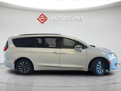 2020 Chrysler Pacifica Hybrid Limited