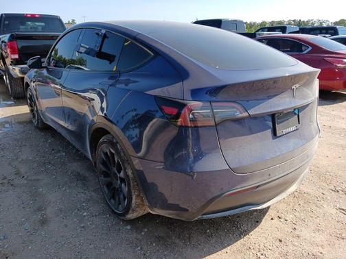 2022 Tesla Model Y Long Range Dual Motor All-Wheel Drive