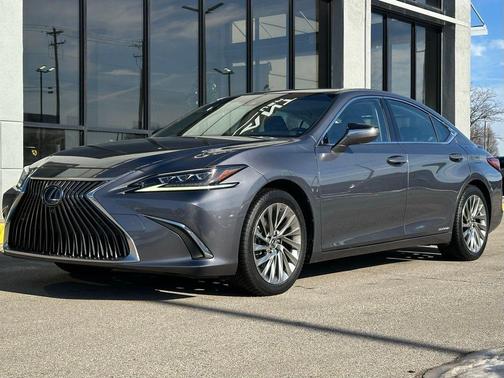 2019 Lexus ES 300h Luxury